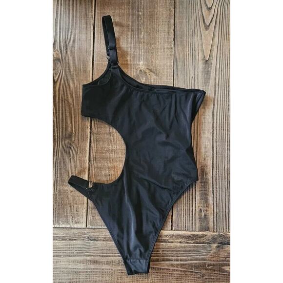 Kendall & Kylie Black Swimsuit Medium Butterfly Cutout One Piece Cheeky Shoulder - Picture 5 of 13
